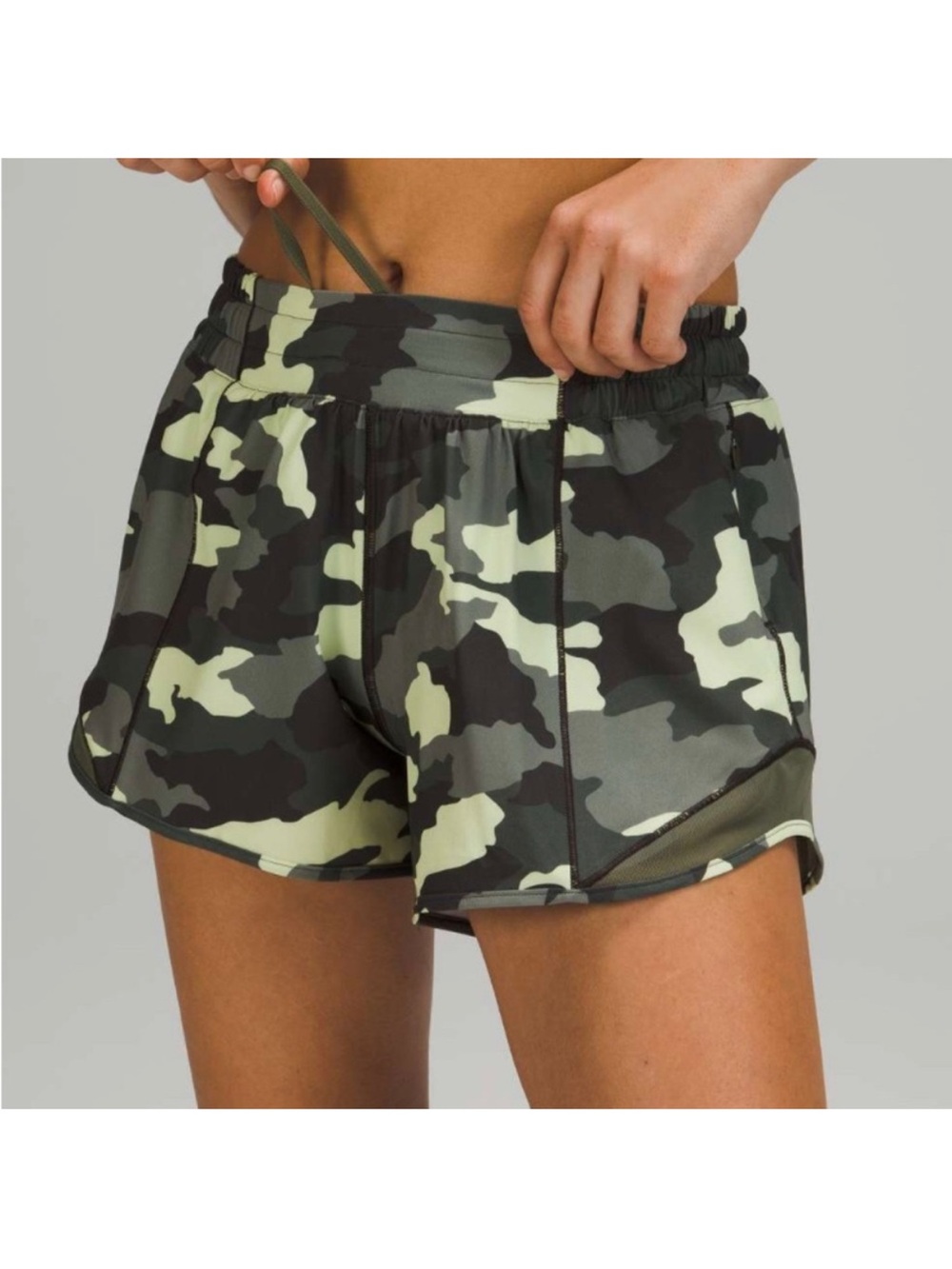 Lululemon Hotty Hot Low Rise Short 4"
Heritage 365 Camo Crispin Green Multi 0